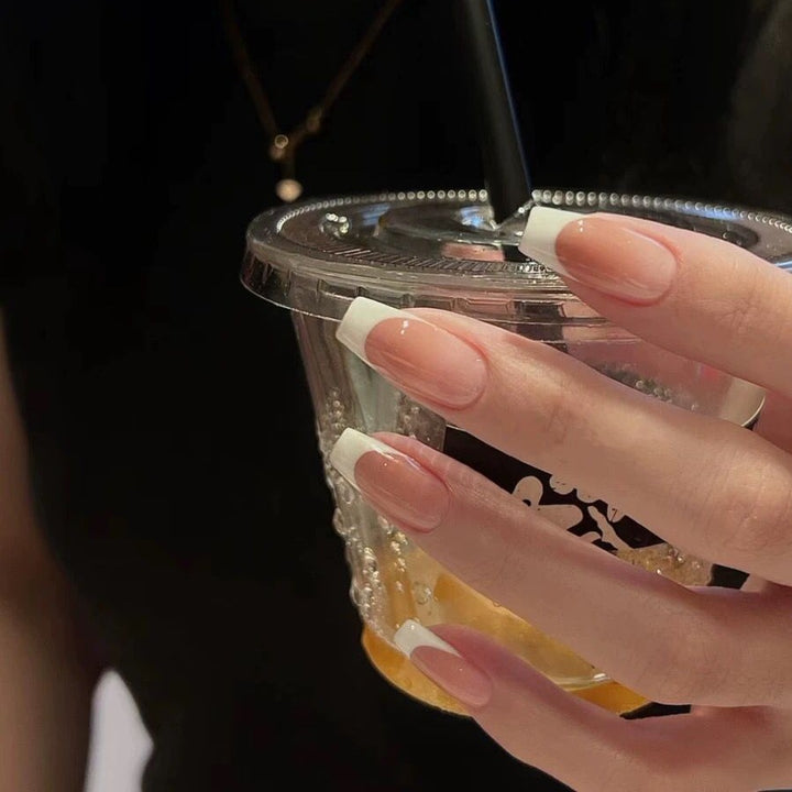 Trendy moon and star design artificial nails Stornfield