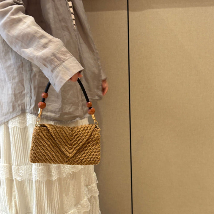 Bag with stylish integrated handle Stornfield