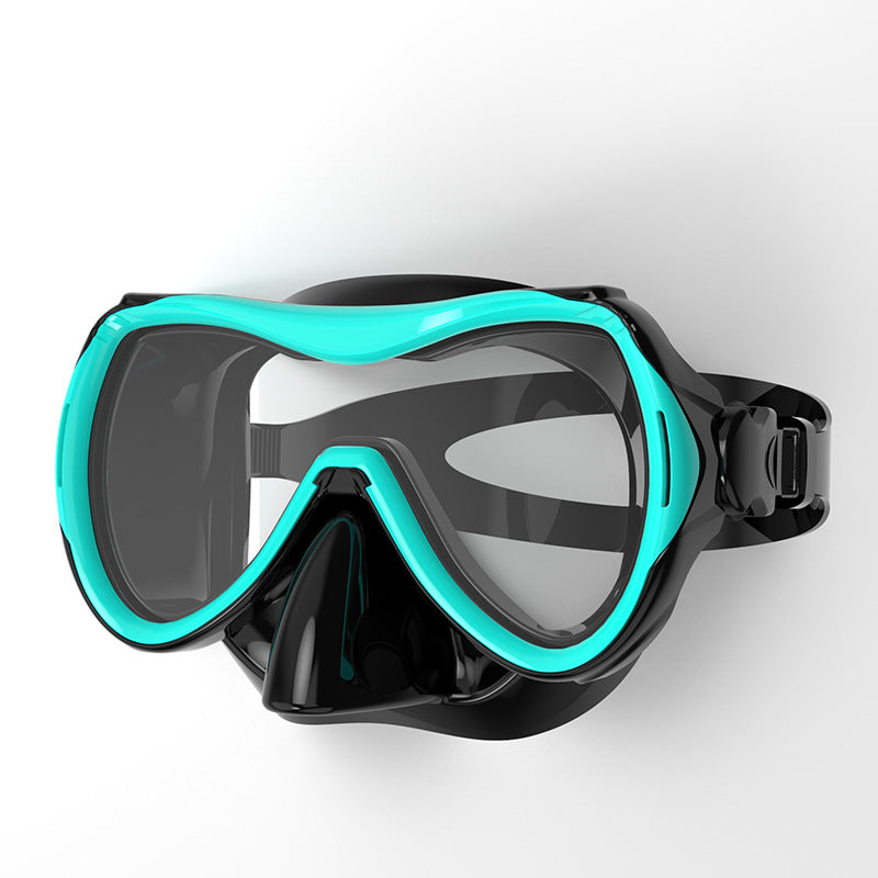 Diving mask with soft silicone edge and wide field of vision Stornfield