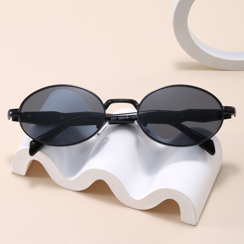 Fashionable Sunglasses In Elegant Oval Design Stornfield 1787127969