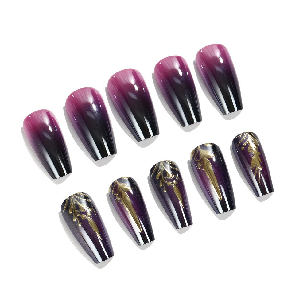 Artificial nails in elegant ombré design with gold accents Stornfield
