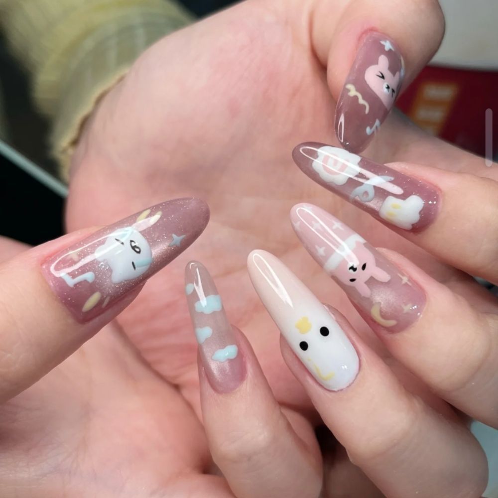 Stylish animal motif artificial nails Stornfield