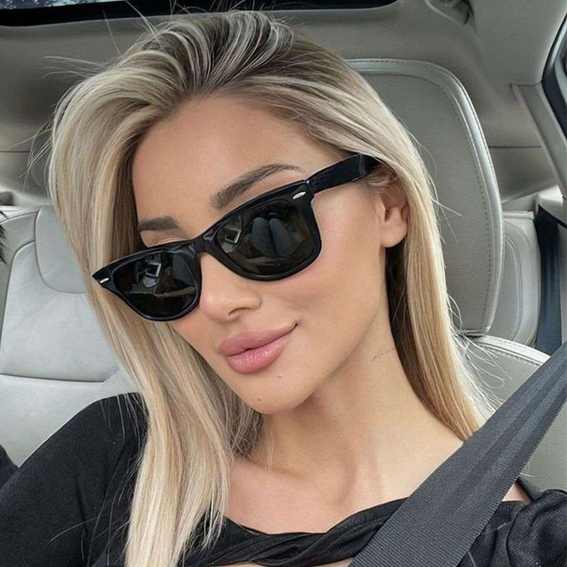 Ladies classic sunglasses with timeless design Stornfield