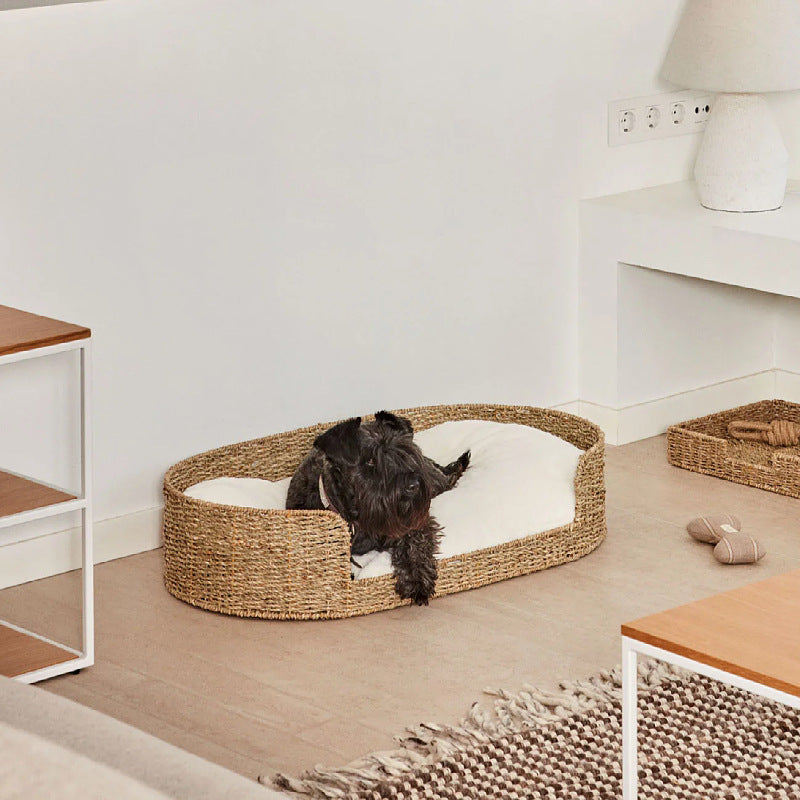 Cozy and stylish dog bed made of braided material Stornfield