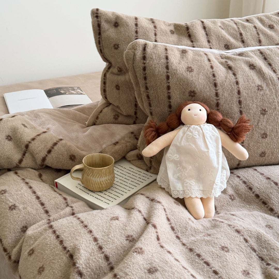 Cozy Fleece Blanket Set