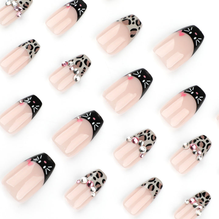 Artful nail art with glamorous 3D embellishments Stornfield