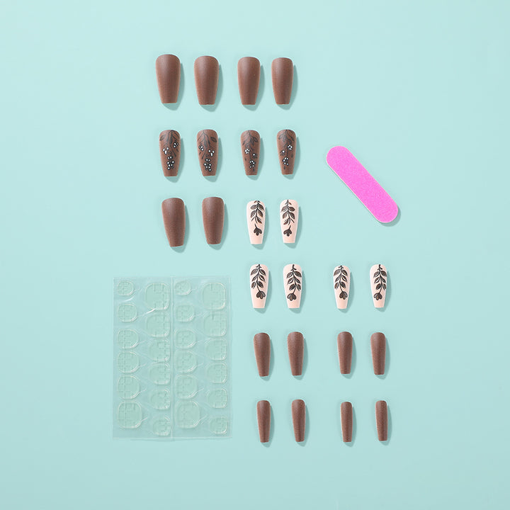 Artificial nails in an elegant and natural design Stornfield