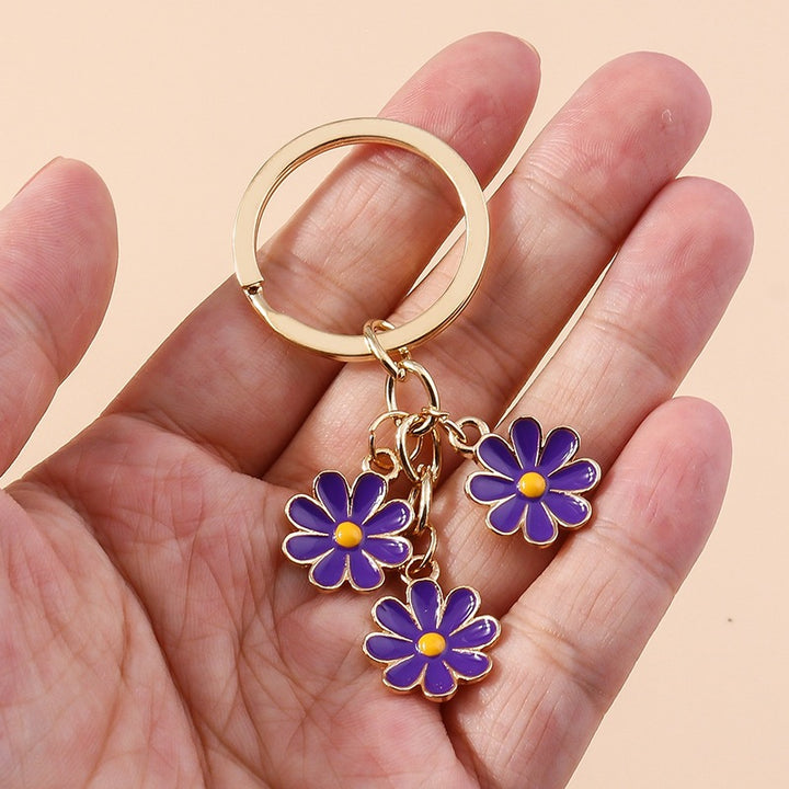 Keychain with Three Playful Daisies Stornfield