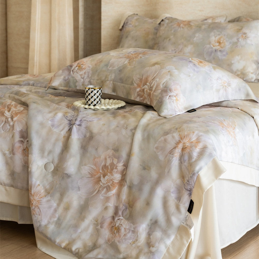 Bedding set with watercolor floral print and fine cotton satin finish