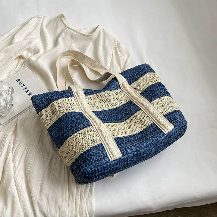Beach bag made of sustainable natural material with structured design Stornfield