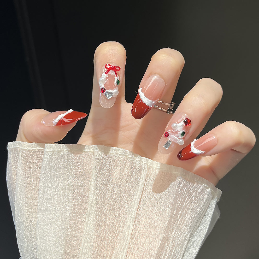 Holiday-Themed Press-On Nail Art Stornfield