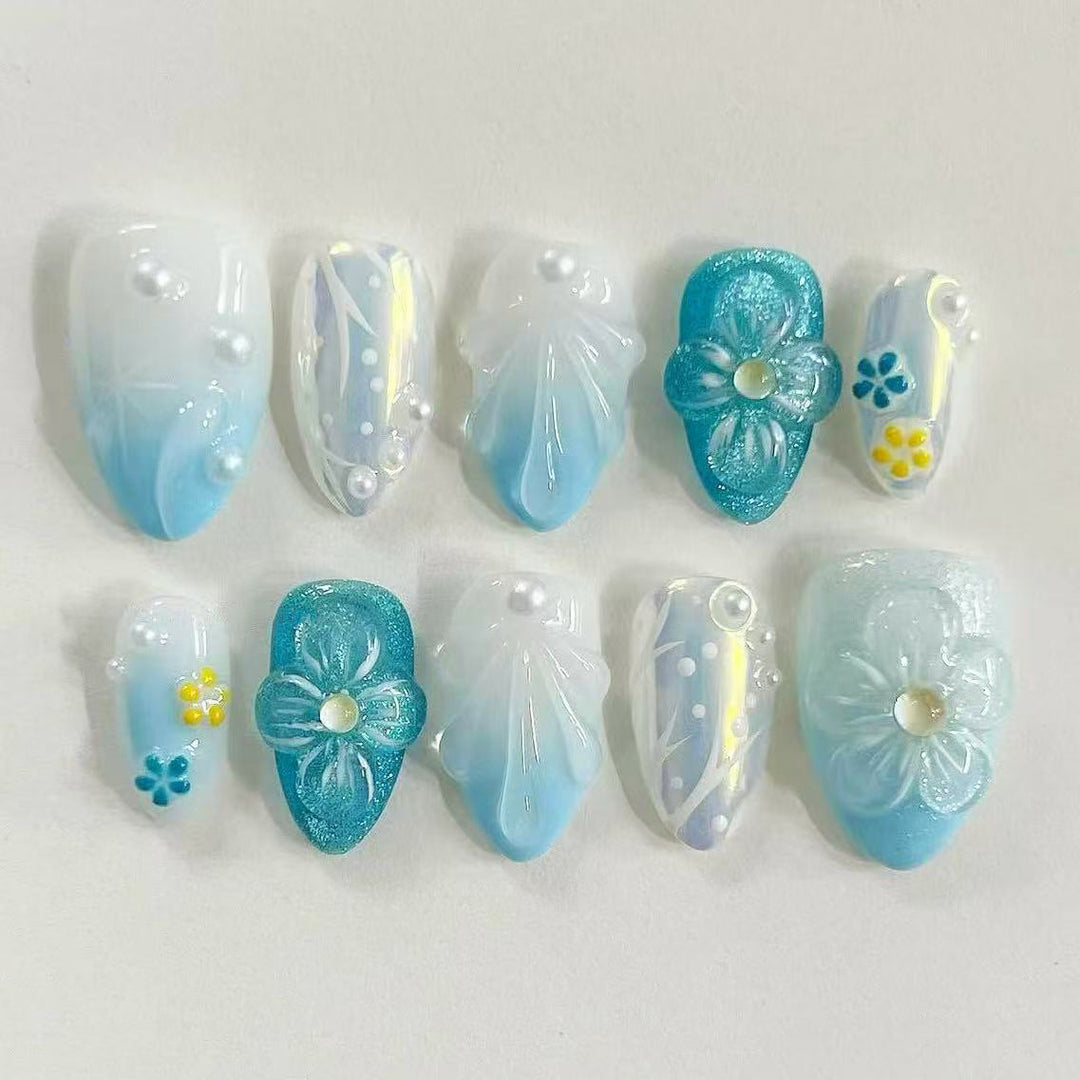 Vibrant Floral Design Press-On Nail Set