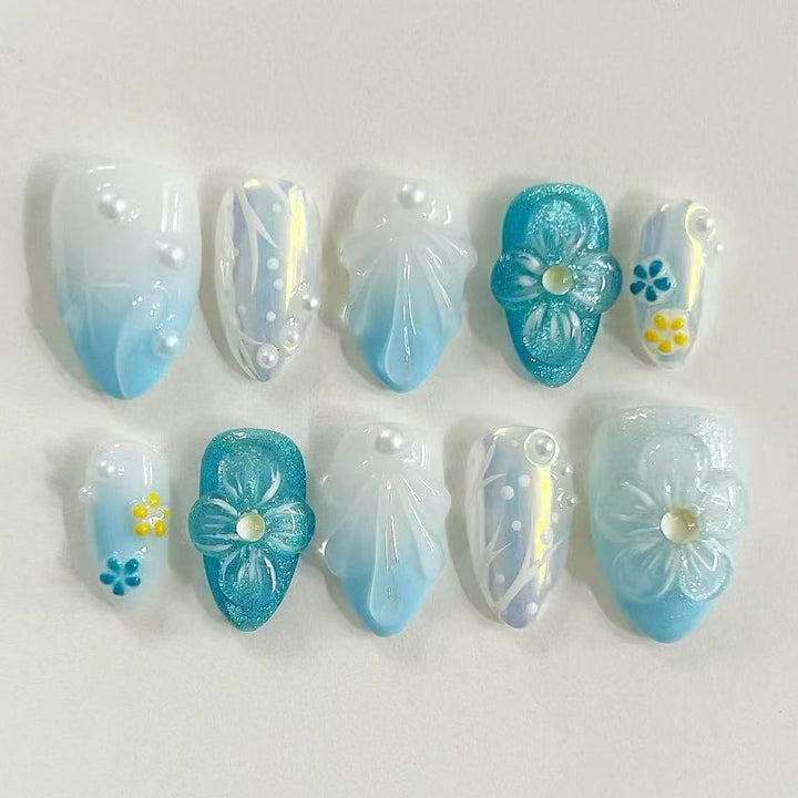 Vibrant Floral Design Press-On Nail Set
