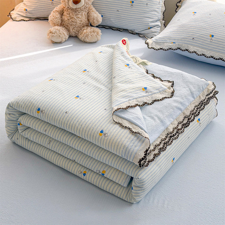 Flower Patterned Quilted Bedspread Set