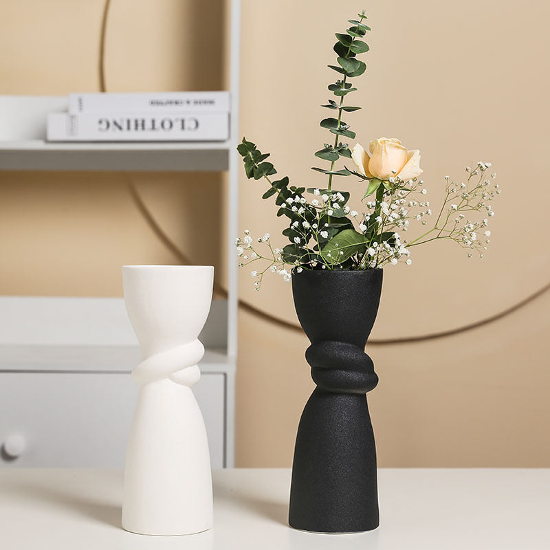 Elegant and contemporary ceramic vase Stornfield