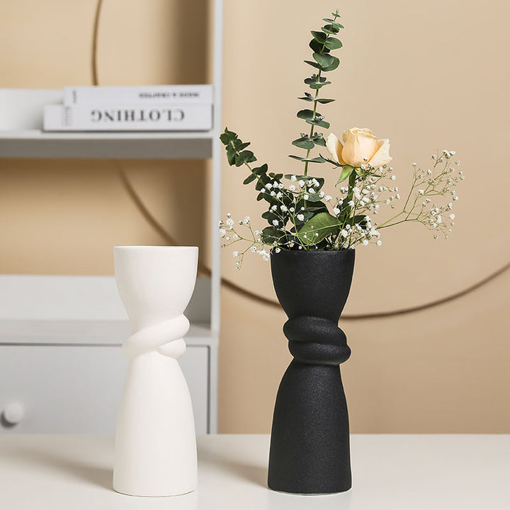 Elegant and contemporary ceramic vase Stornfield