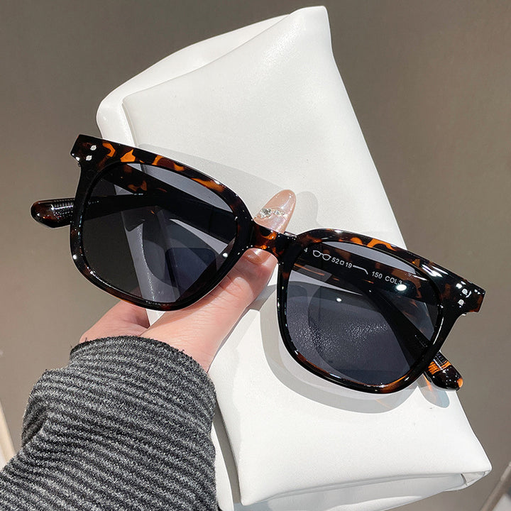 Women's fashionable sunglasses in elegant design with sturdy frame Stornfield
