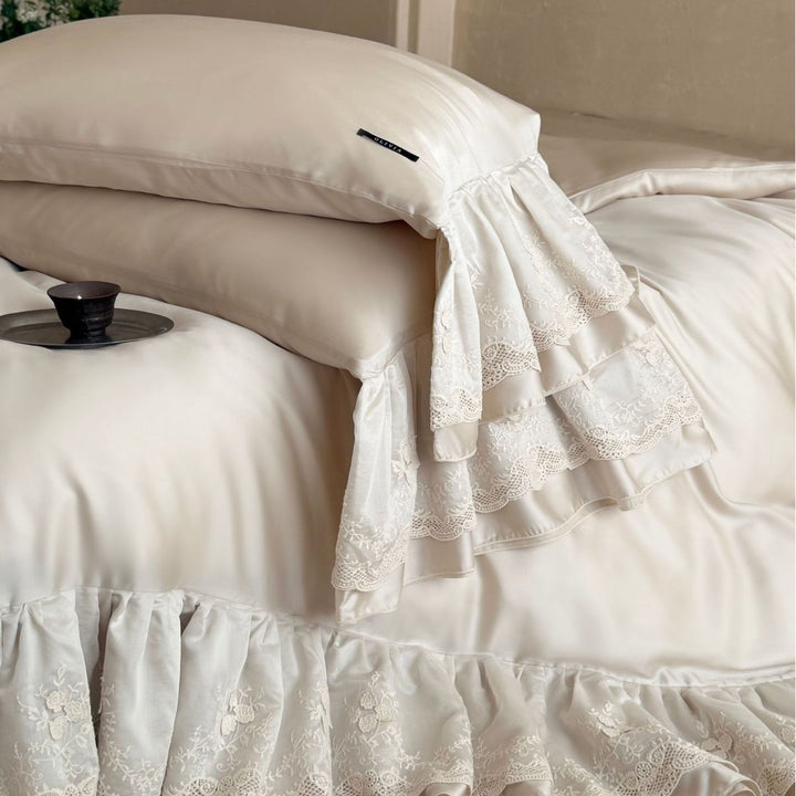 Luxury Satin-Feel Ruffled Lace-Trim Duvet Cover Set with Deep Skirt