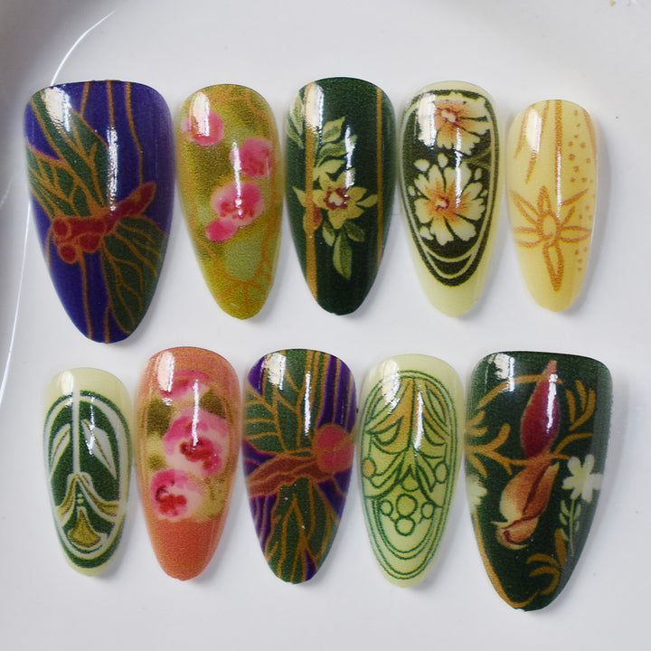 Elegant Artistic Nail Art Set Stornfield