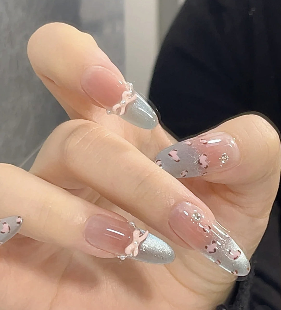 Artistic Press-On Nail Set with Floral and Glossy Accents Stornfield