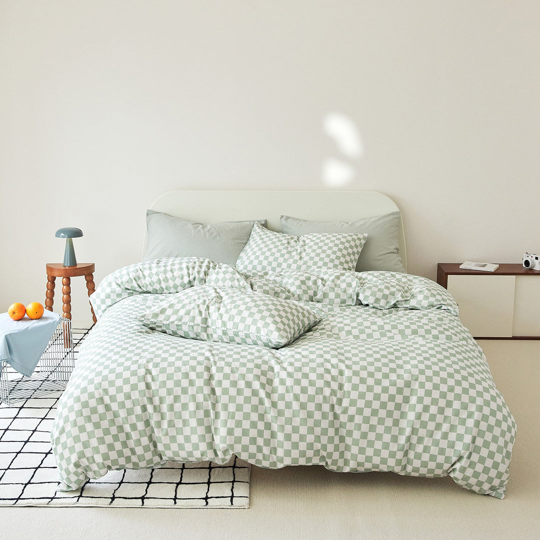 Bedding set made of cotton satin with large polka dot pattern