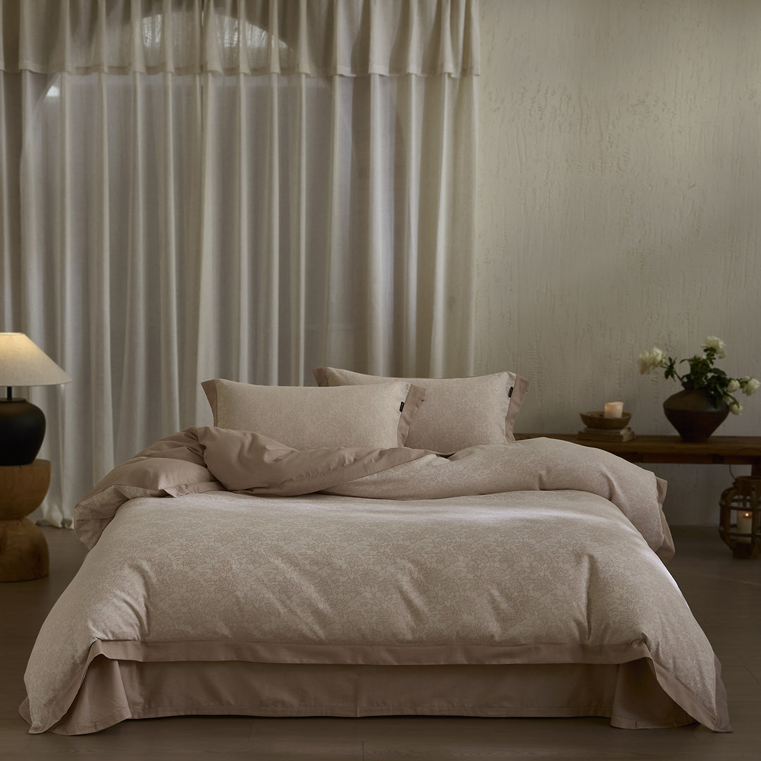 Floral Cotton-Linen Bedspread Set with Chambray Trim
