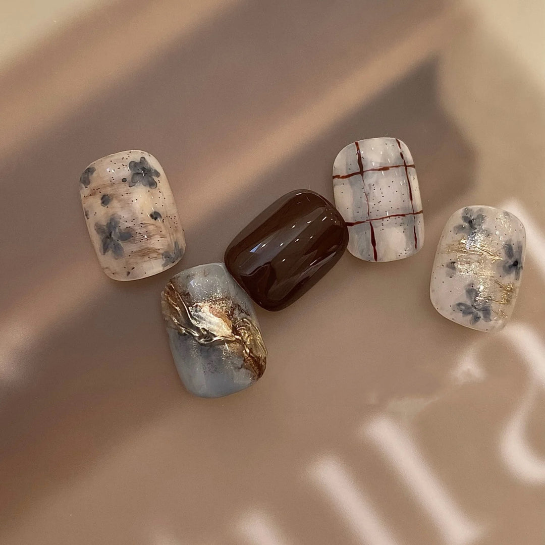 Elegant Artistic Nail Art Set