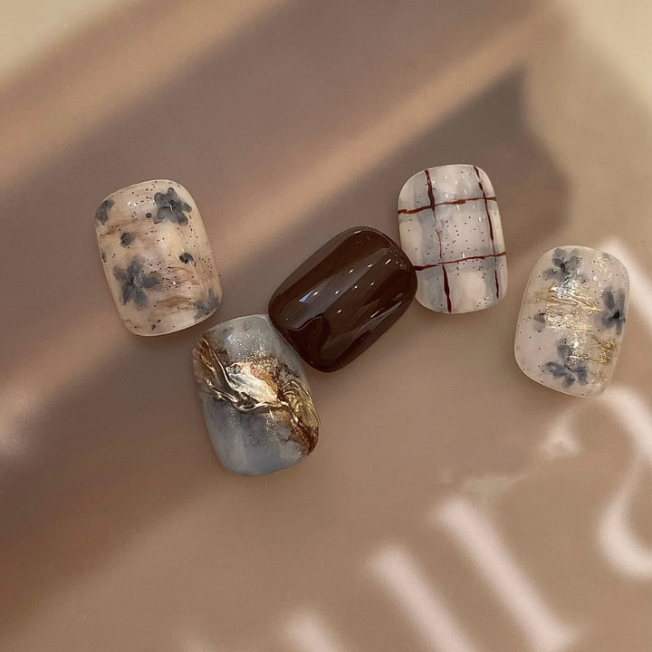 Elegant Artistic Nail Art Set