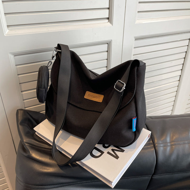 Everyday-friendly shoulder bag Stornfield