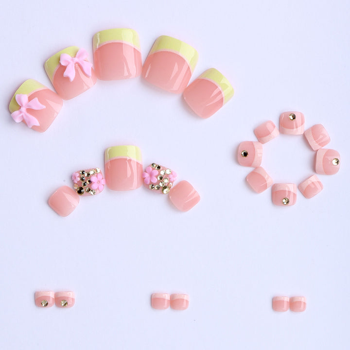 Artful toenails with elegant 3D decorations Stornfield