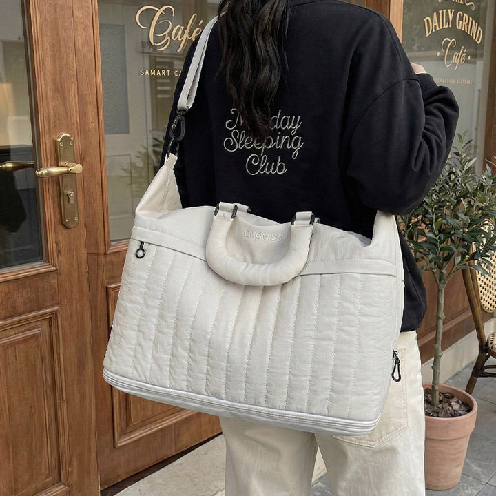 Functional travel bag with padded outer layer Stornfield