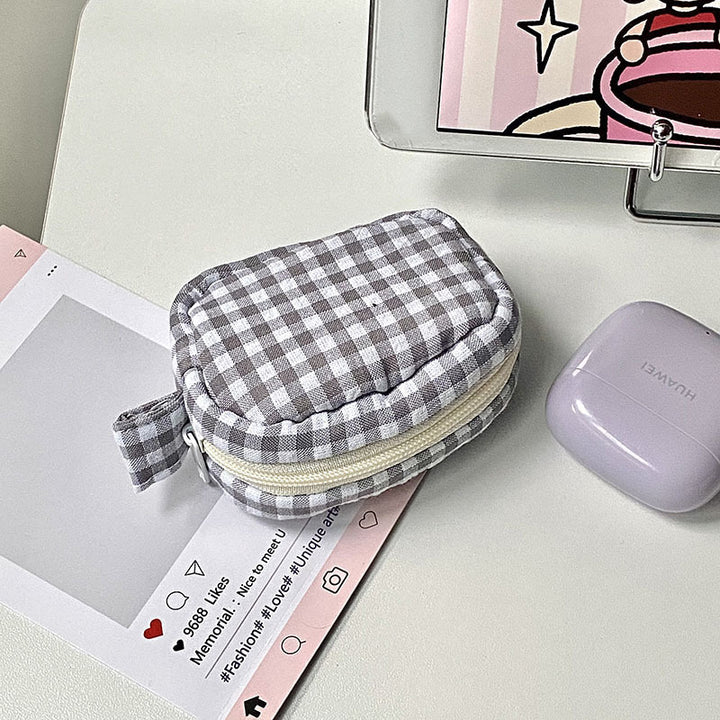 Handmade cosmetic bag in gingham design Stornfield