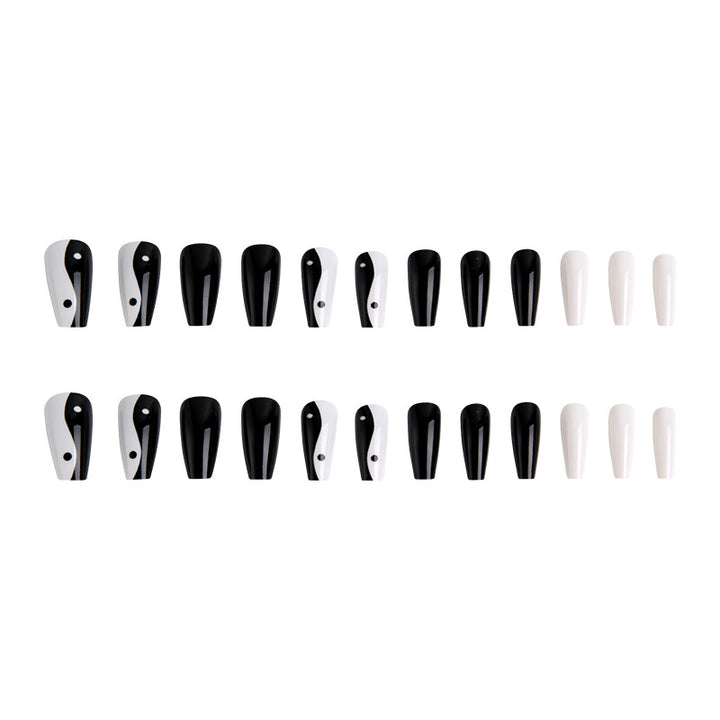 Artificial nails with Yin-Yang design Stornfield