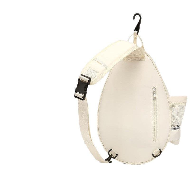 Sporty racket bag with integrated bottle and compartments Stornfield