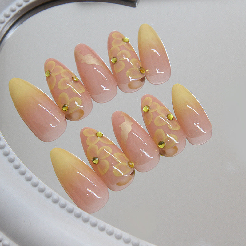 Artificial nail set with filigree flower decorations and elegant shine Stornfield
