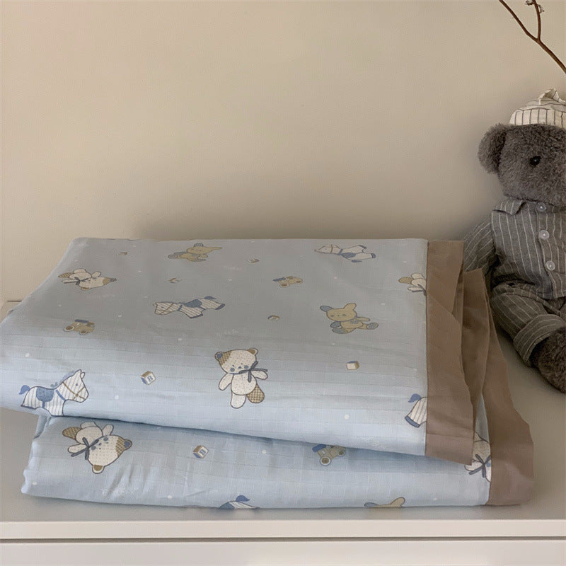 Soft muslin baby blanket with teddy design and double-layered gauze