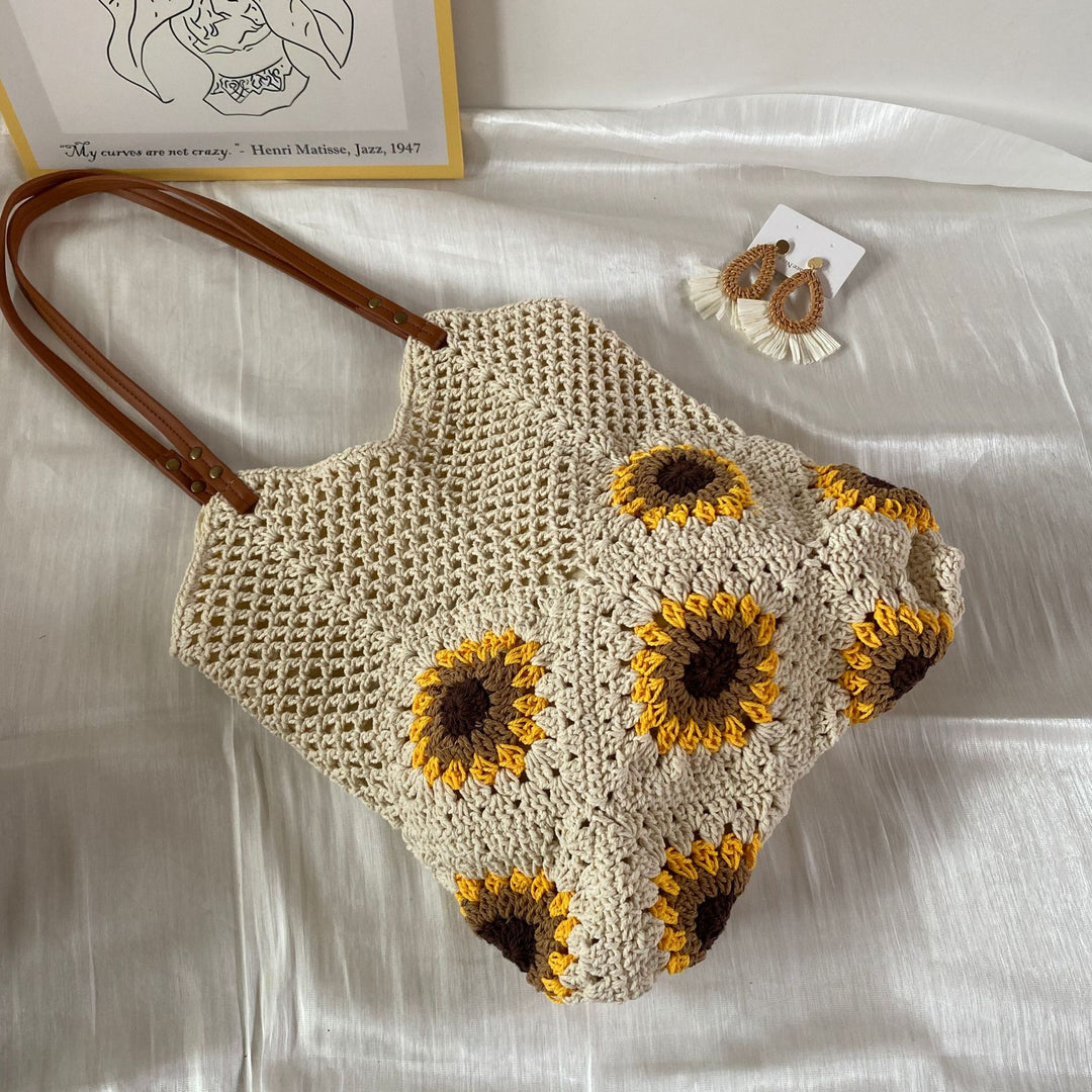 Hand-knotted shoulder bag with sunflower pattern Stornfield