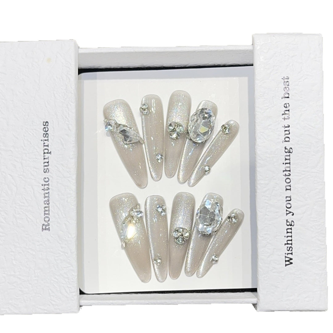 Artificial nails with Sparkling Rhinestone details Stornfield