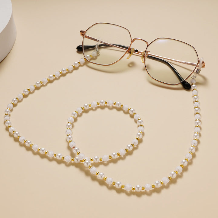 Elegant Pearl and Crystal Eyewear Chain Stornfield