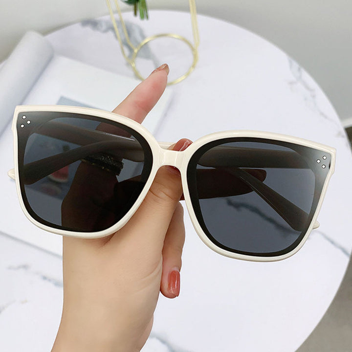 Women's Cat-Eye Sunglasses in Elegant and Modern Design Stornfield