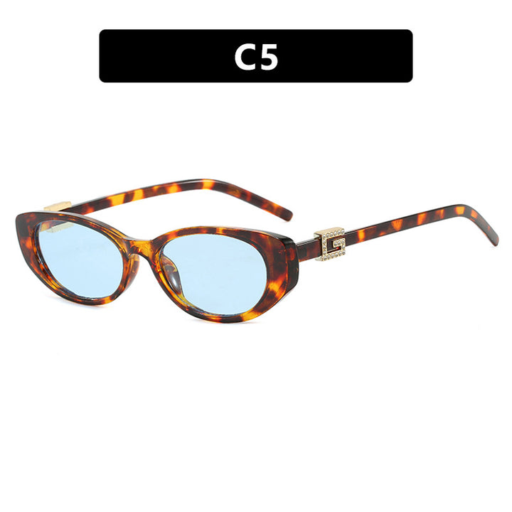 Women's cat-eye sunglasses with elegant metal frame and protective UV filter Stornfield