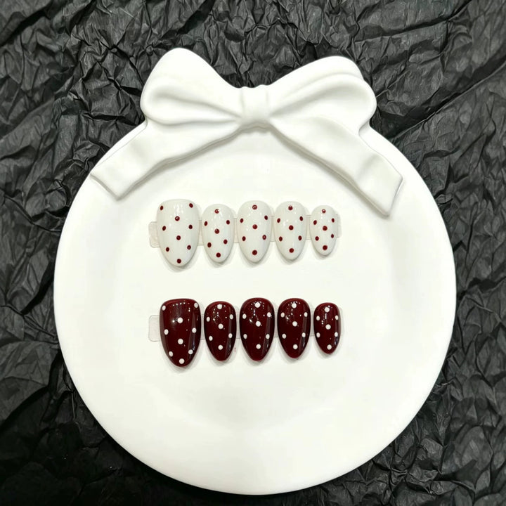 Decorative Polka Dot Press-On Nail Set