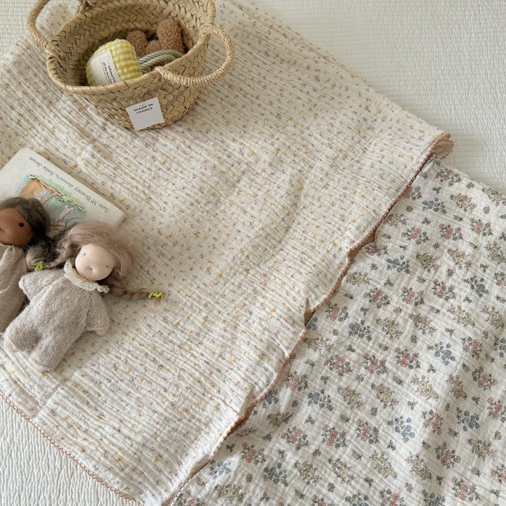 Unisex Cozy Muslin Blanket with Delicate Flower Pattern Stornfield