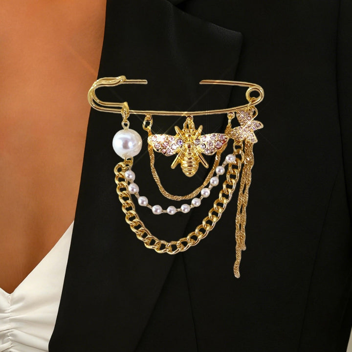 Elegant safety pin with pearls and crystals Stornfield
