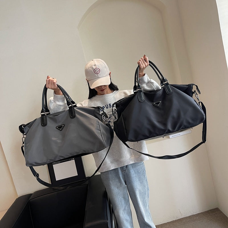 Practical sports and travel bag with versatile compartments Stornfield