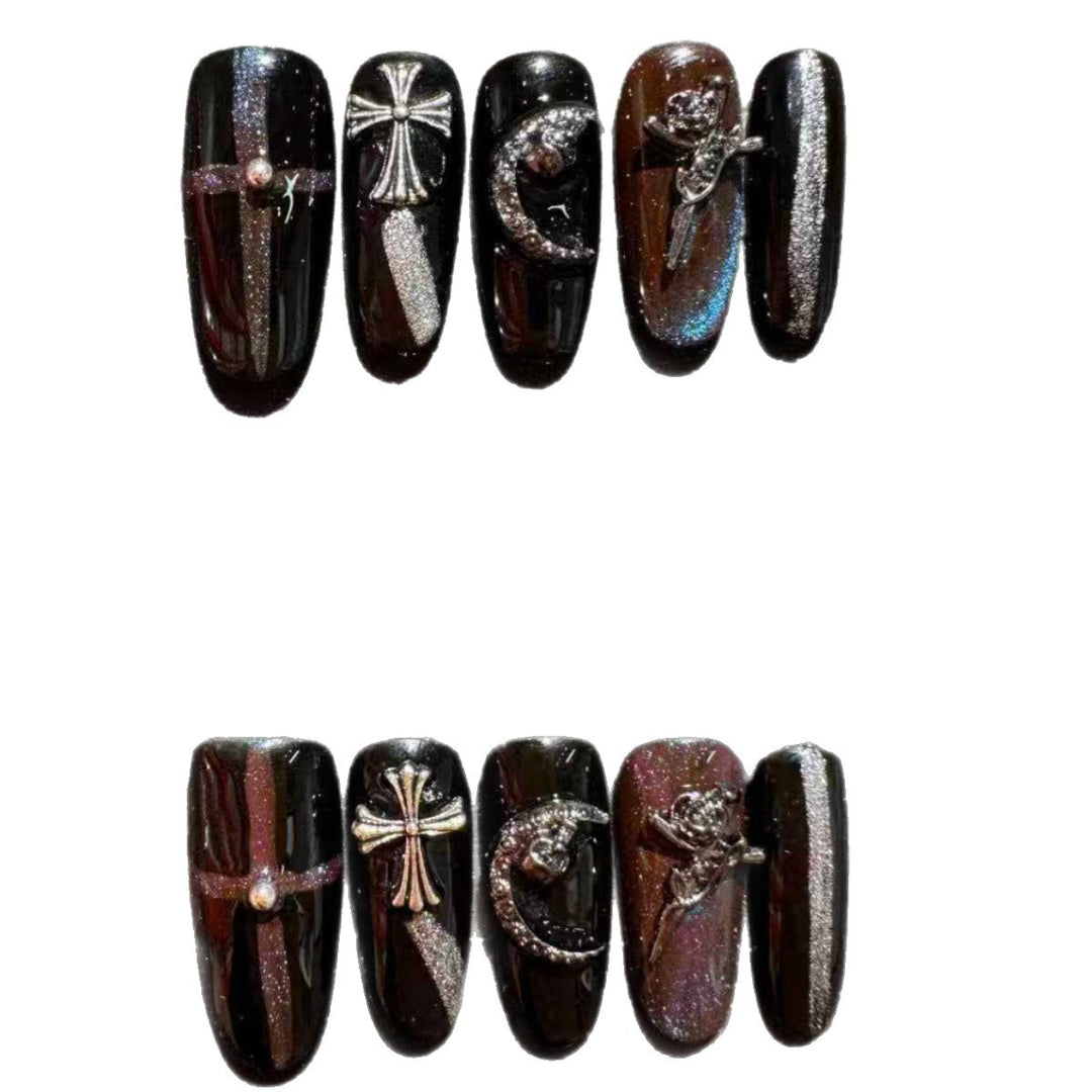 Artistic Handmade Press-On Nail Art Set with Decorative Metallic Accents