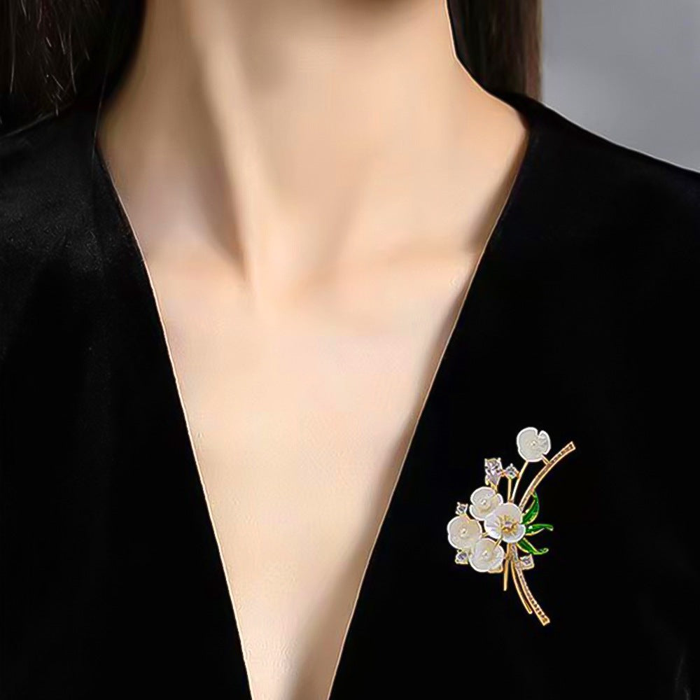 Exquisite Flower Brooch Stornfield