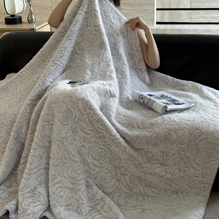 Extra soft microfiber cuddle blanket with 3D rose pattern and thermal lining