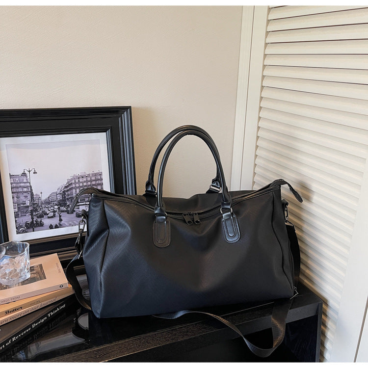 Durable travel bag with versatile interior layout Stornfield