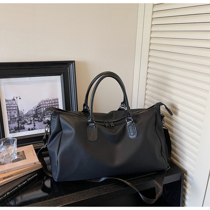 Durable travel bag with versatile interior layout Stornfield